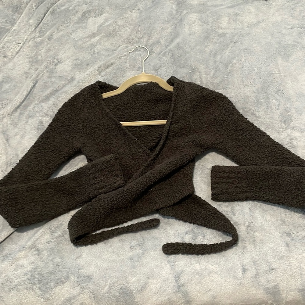 SKIMS 🖤 Fuzzy wrap top